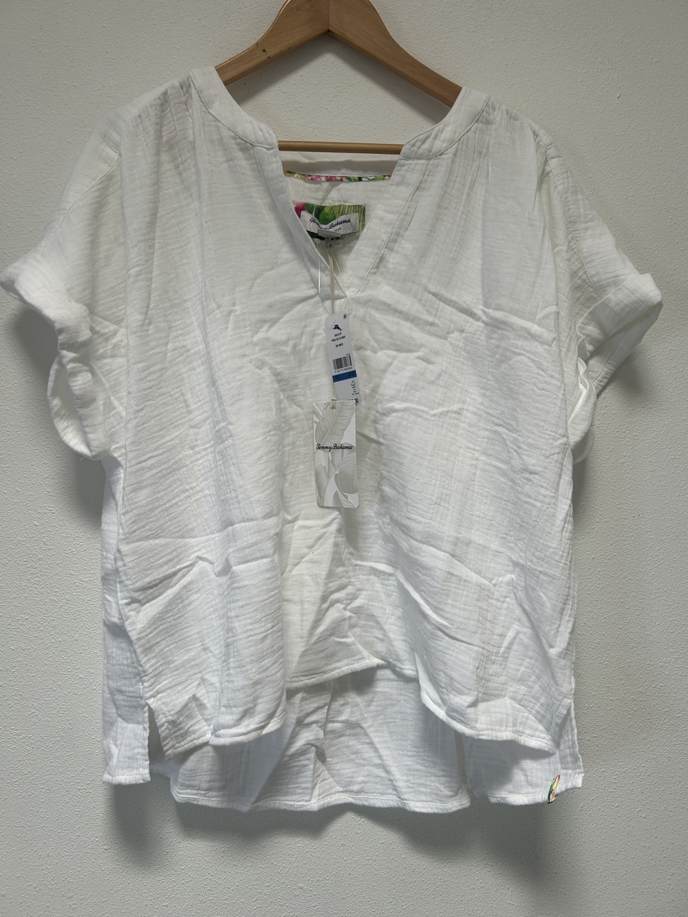 NWT Tommy Bahama White Lightweight V-Neck Women's Top - Casual Comfort